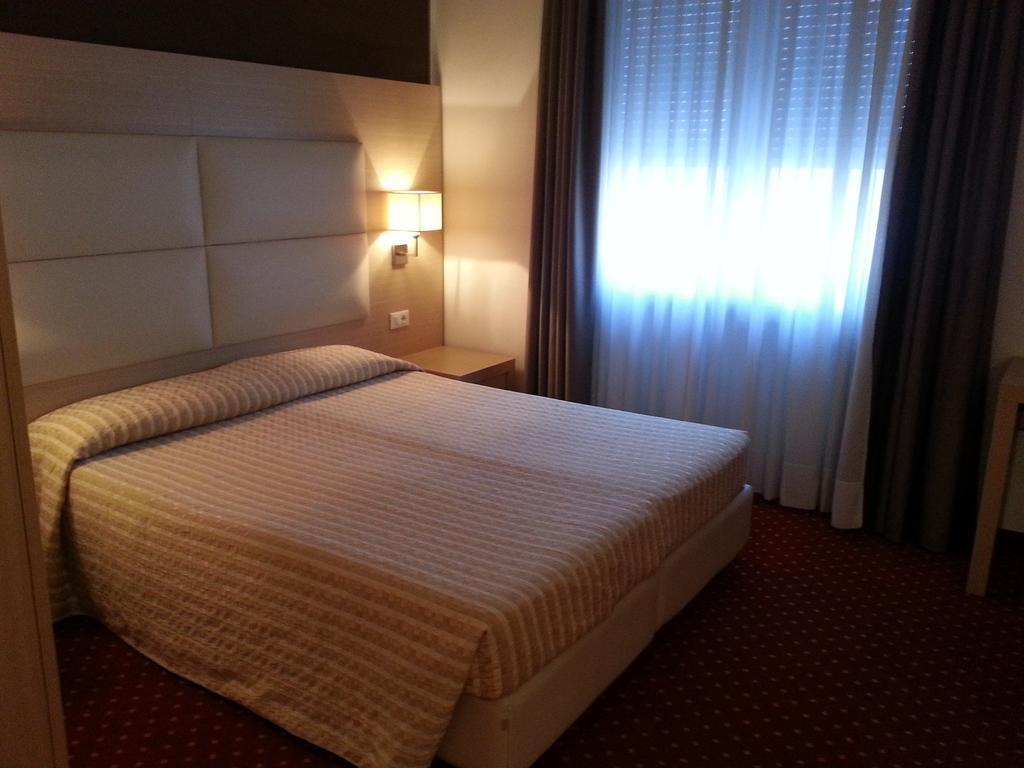 Hotel Regina Bolzano Szoba fotó