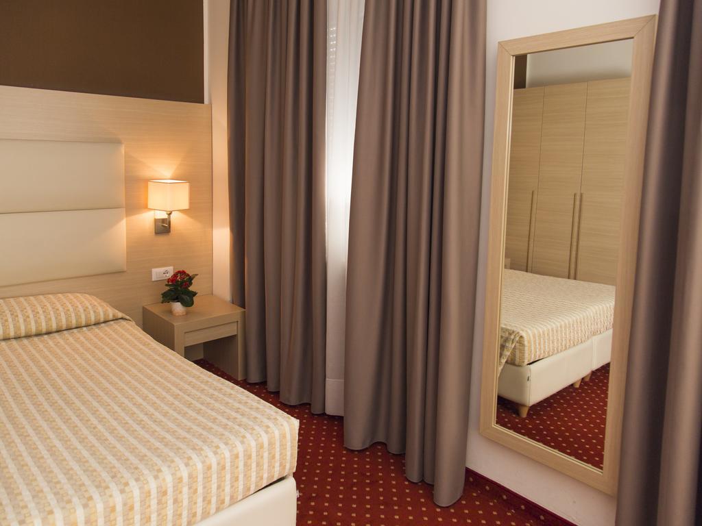 Hotel Regina Bolzano Kültér fotó