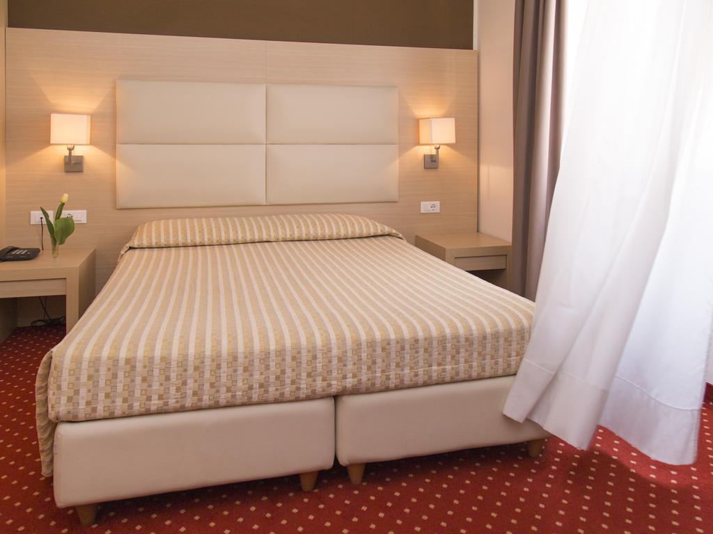 Hotel Regina Bolzano Kültér fotó