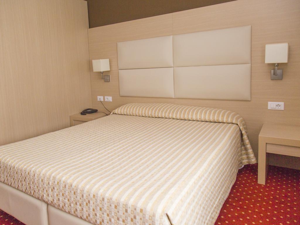Hotel Regina Bolzano Kültér fotó