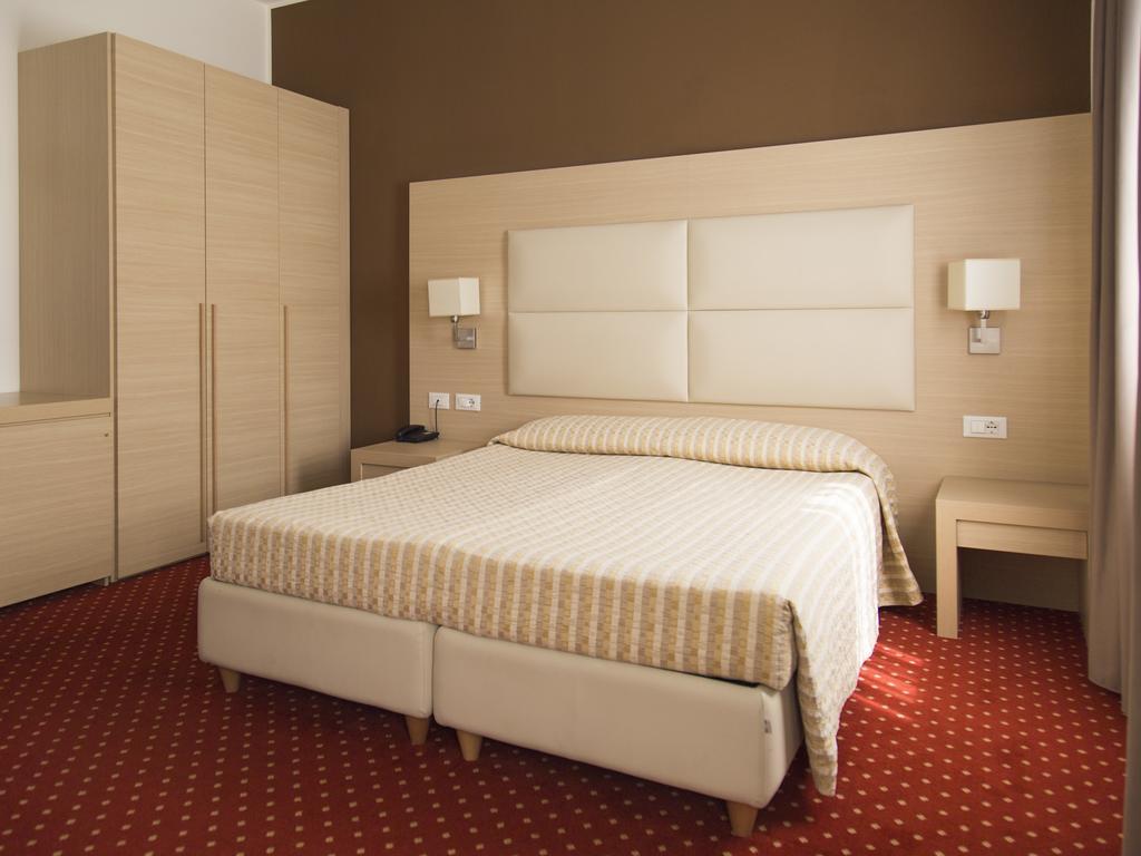 Hotel Regina Bolzano Kültér fotó