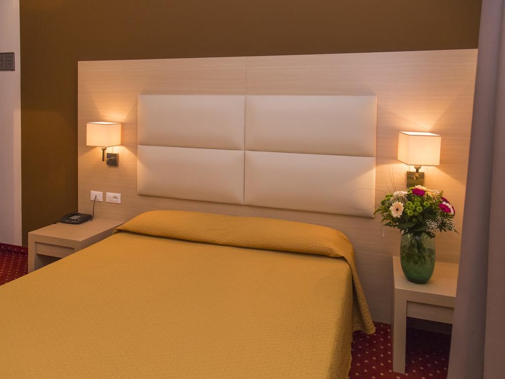 Hotel Regina Bolzano Kültér fotó