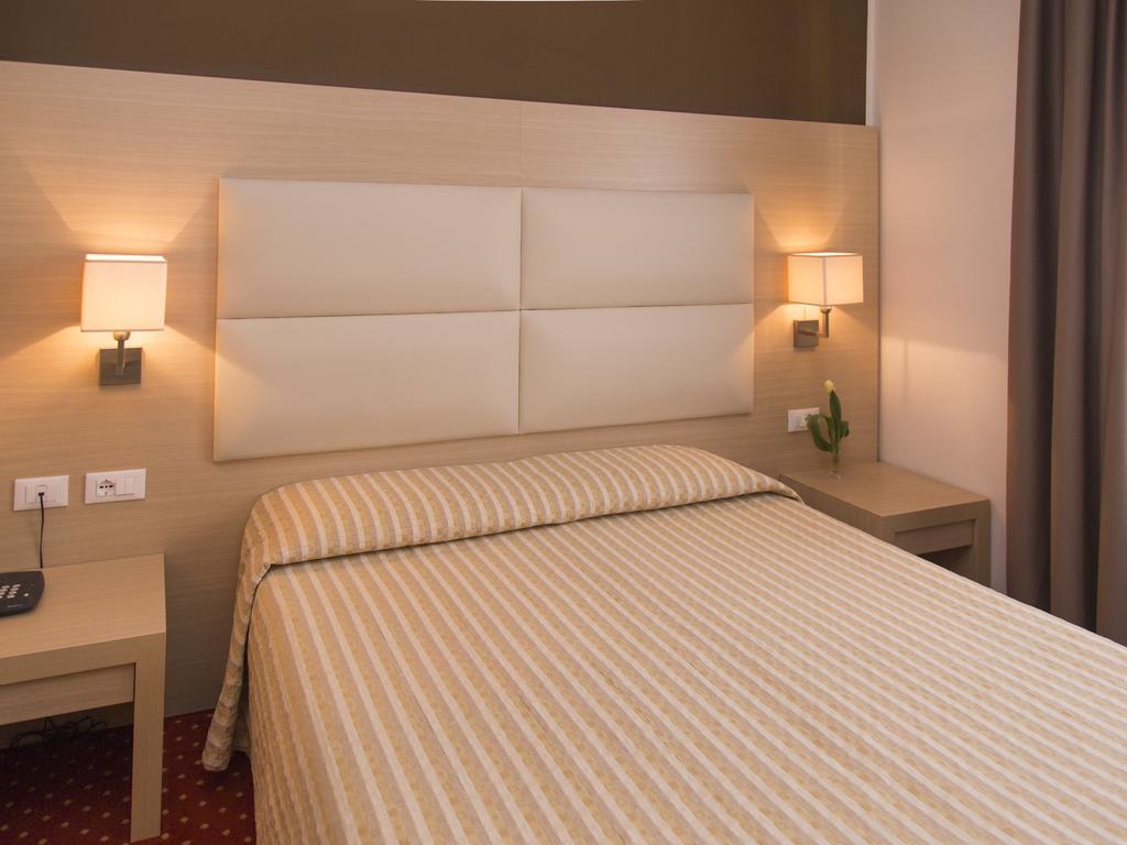 Hotel Regina Bolzano Kültér fotó