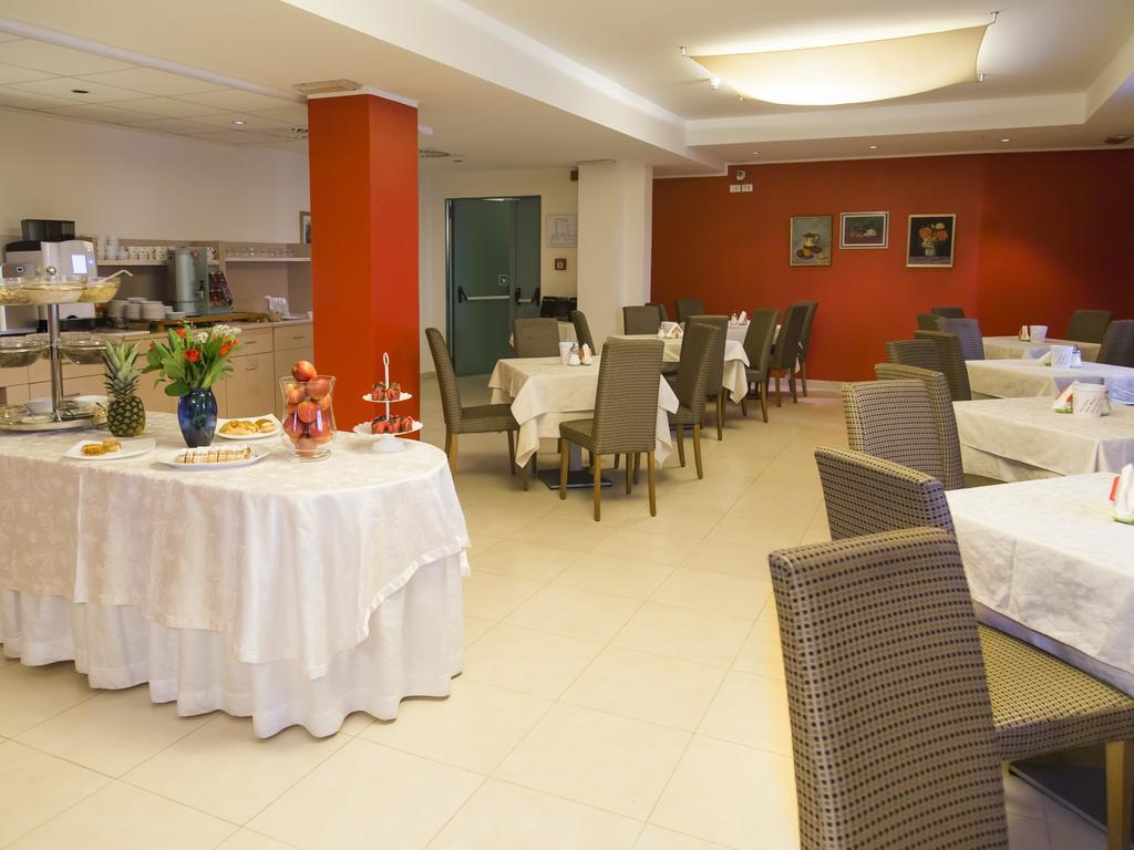 Hotel Regina Bolzano Kültér fotó